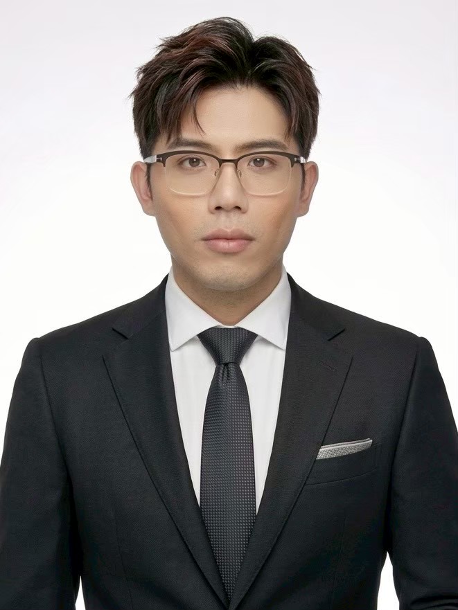 Portrait of Chris Tsai
